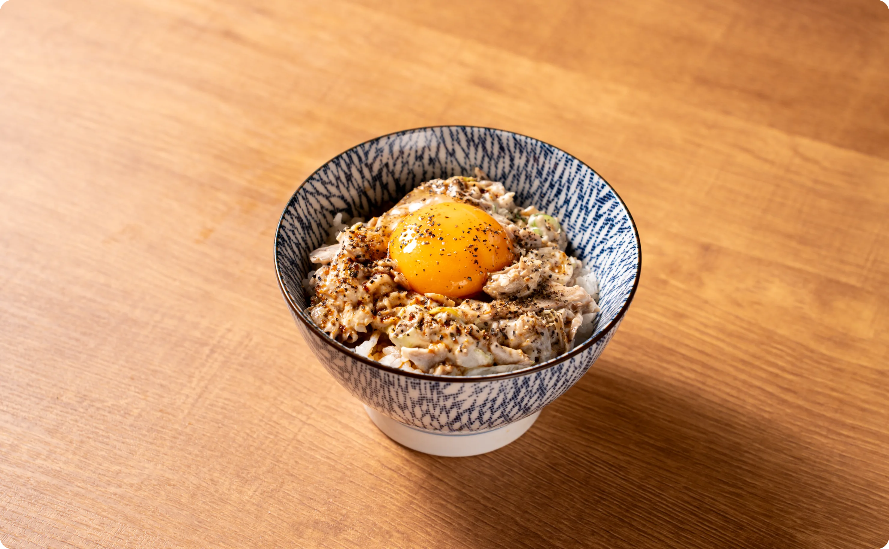 肉玉チャーマヨ丼